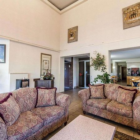 Rodeway Inn Суийтуотър Екстериор снимка
