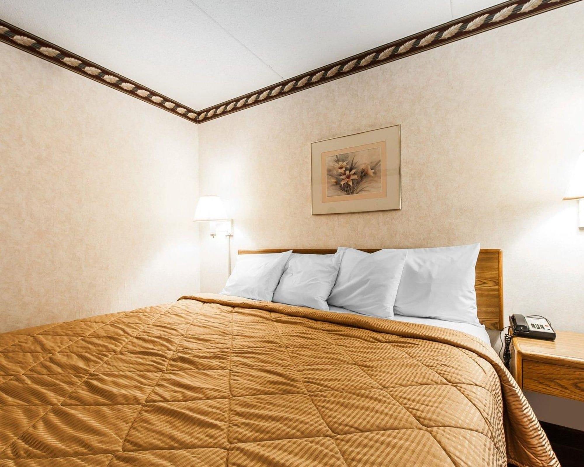 Rodeway Inn Суийтуотър Екстериор снимка