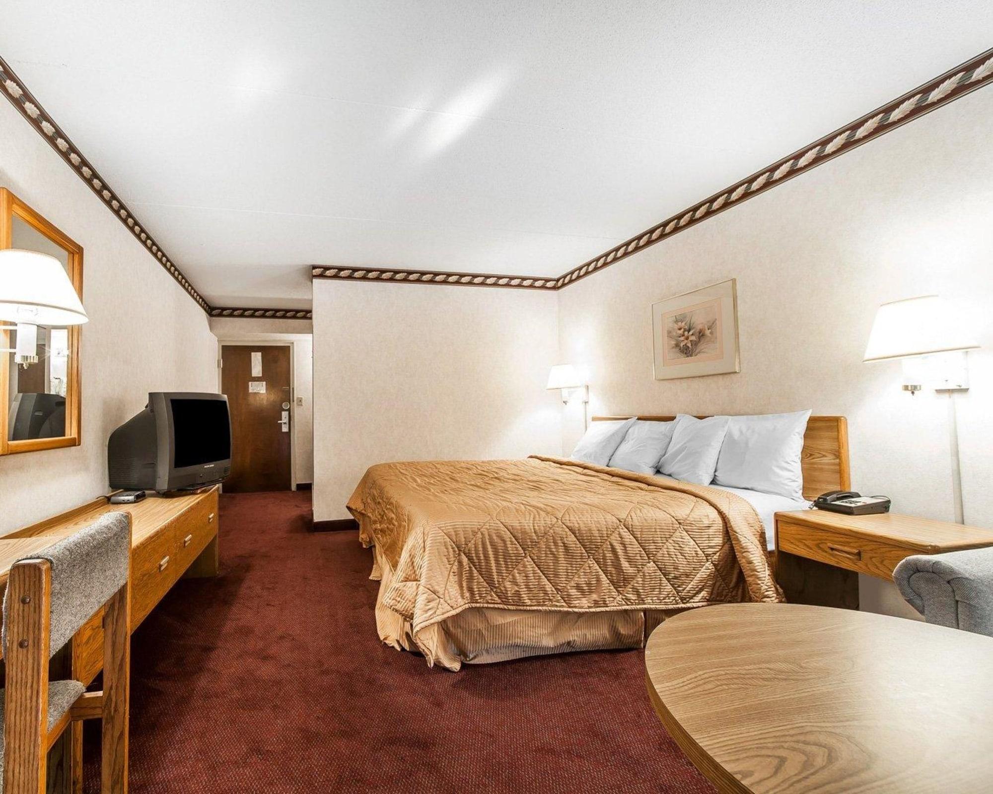 Rodeway Inn Суийтуотър Екстериор снимка