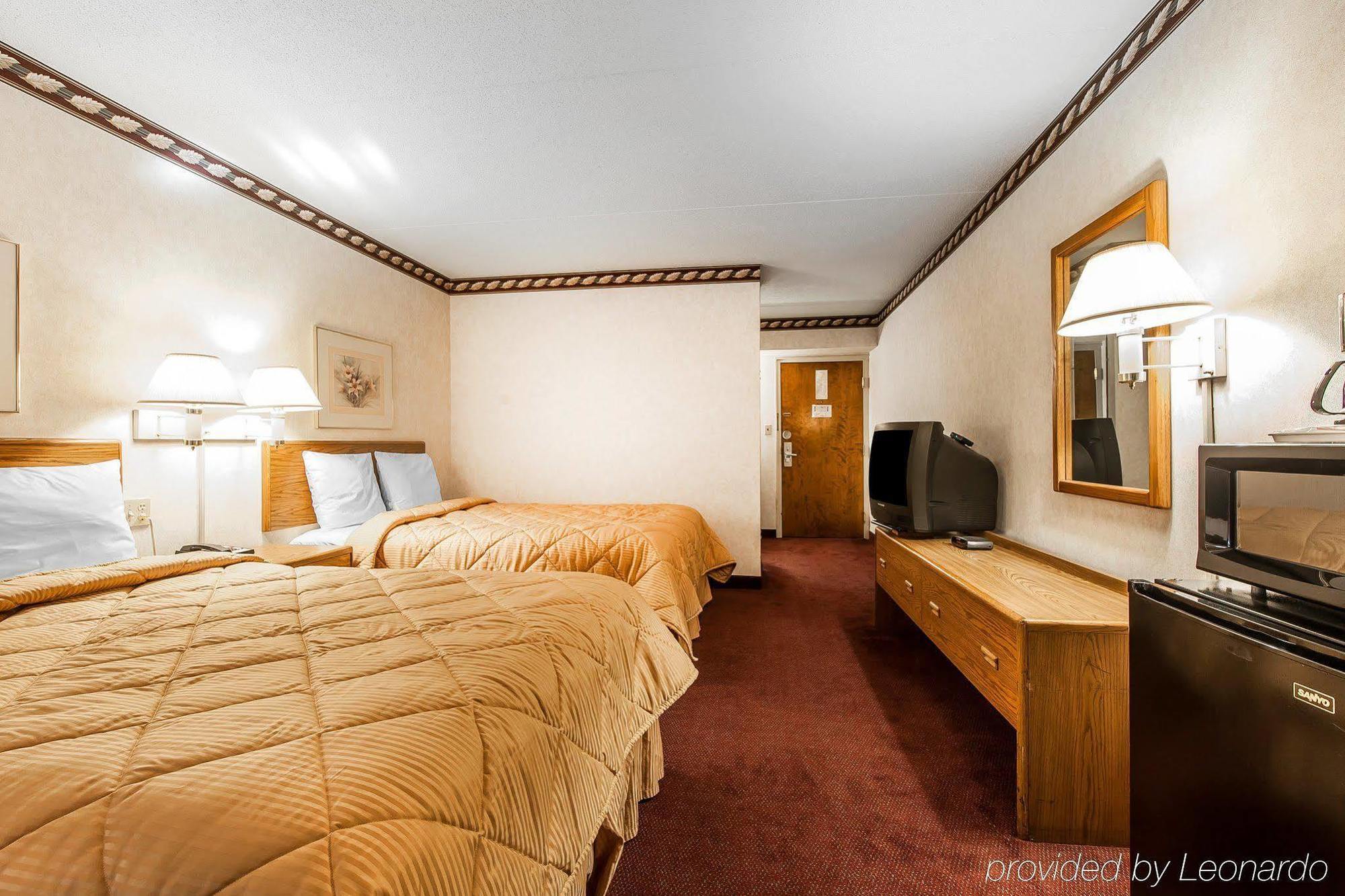 Rodeway Inn Суийтуотър Екстериор снимка