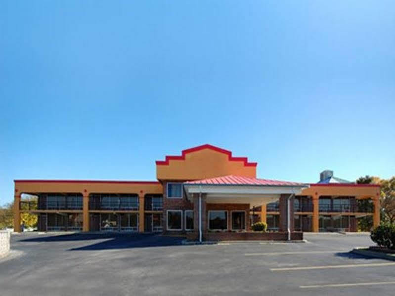 Rodeway Inn Суийтуотър Екстериор снимка