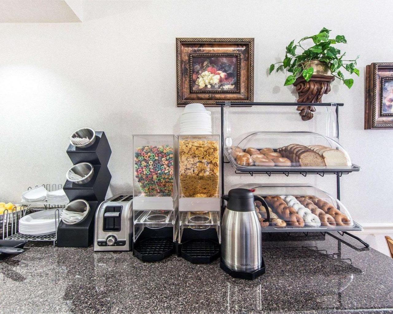 Rodeway Inn Суийтуотър Екстериор снимка
