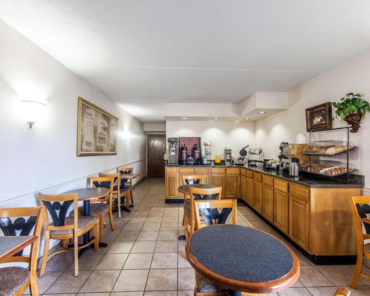 Rodeway Inn Суийтуотър Екстериор снимка