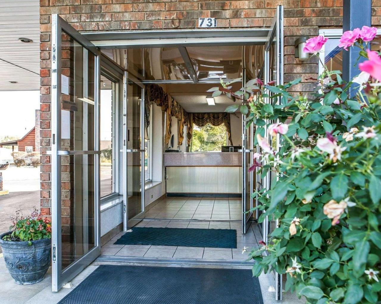 Rodeway Inn Суийтуотър Екстериор снимка
